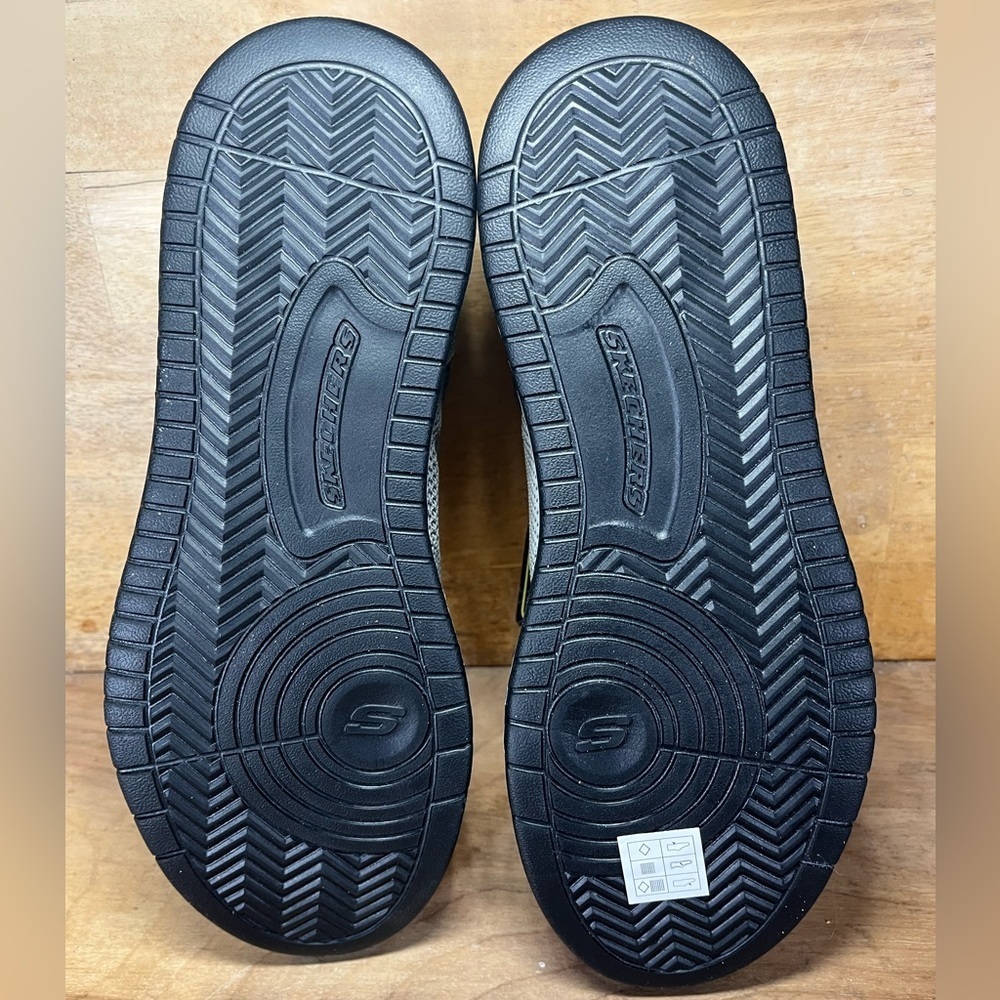 NEW Skechers Relaxed Fit Corliss Dorset Mens Size 9.5 Shoes Sneakers Gray Blue - Picture 7 of 8